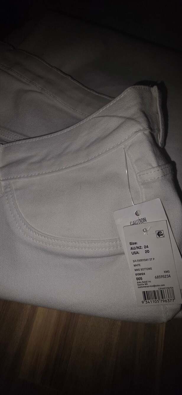 Anko NWT Plus Size 20/24 White Mid Rise Skinny Everyday Stretch Capri Jeans - Picture 8 of 8